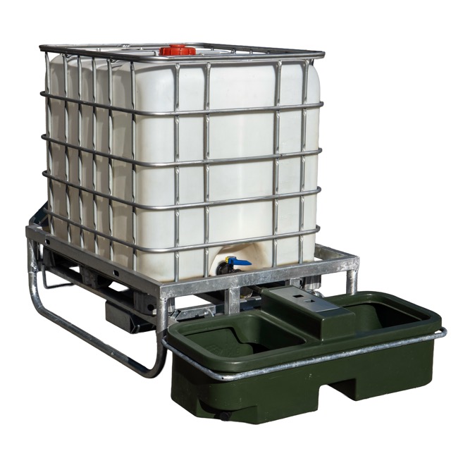 0poidlo-dla-bydla-tuz-ibc-agromet Mobilná pastvinová napájačka - 1000L – Obrázok 1